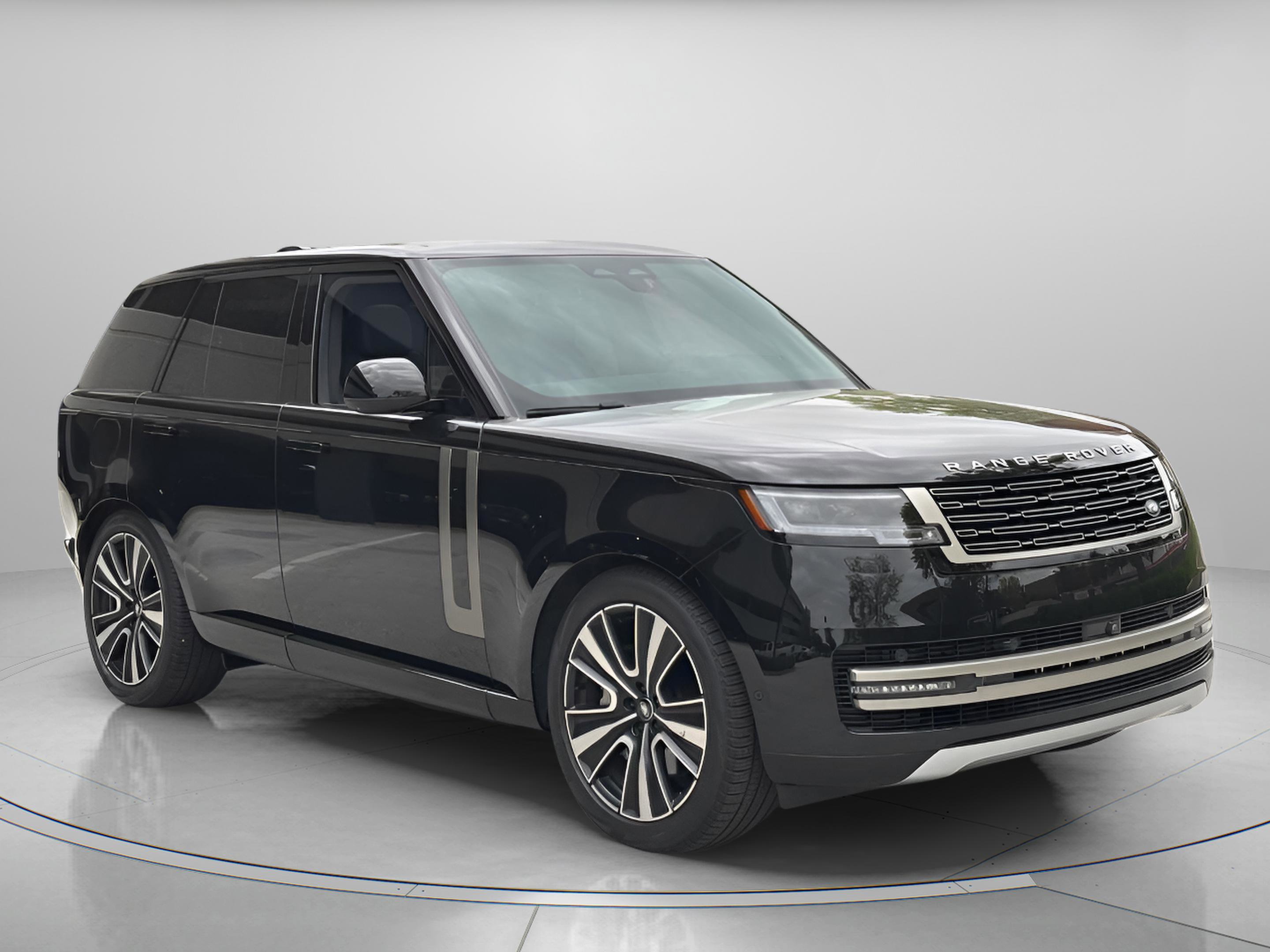 New 2025 Land Rover Range Rover SE image 6