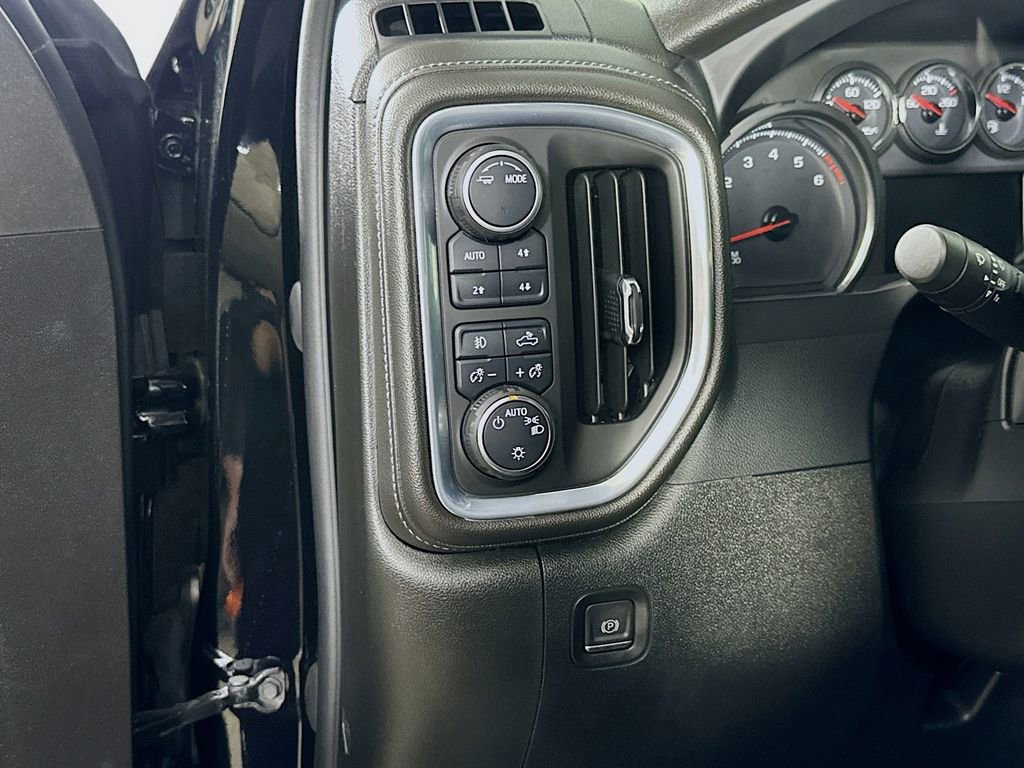 Used 2022 Chevrolet Silverado 1500 LT Trail Boss w/ Bed Protection Package AWD/4WD image 21