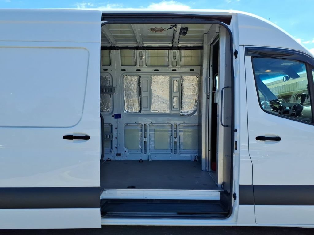 Used 2020 Mercedes-Benz Sprinter 2500 image 8
