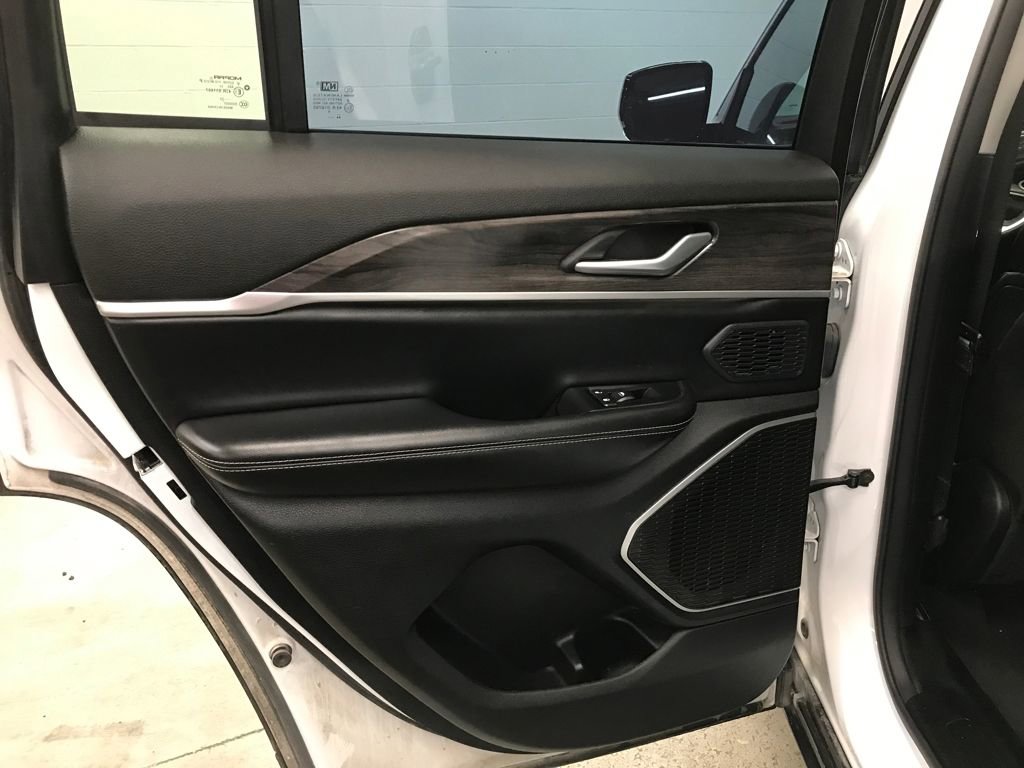 Used 2024 Jeep Grand Cherokee Limited 4xe image 38