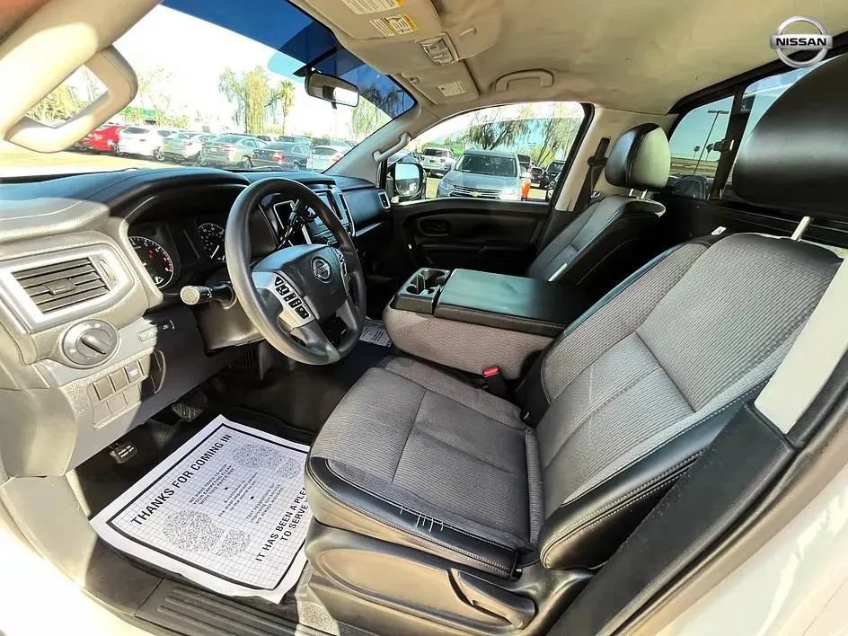 Used 2017 Nissan Titan S AWD/4WD image 9