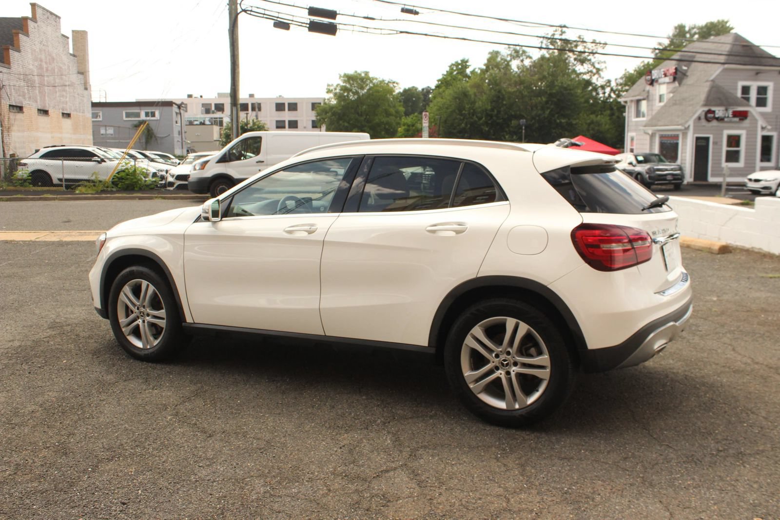 Used 2020 Mercedes-Benz GLA 250 4MATIC w/ Premium Package image 9