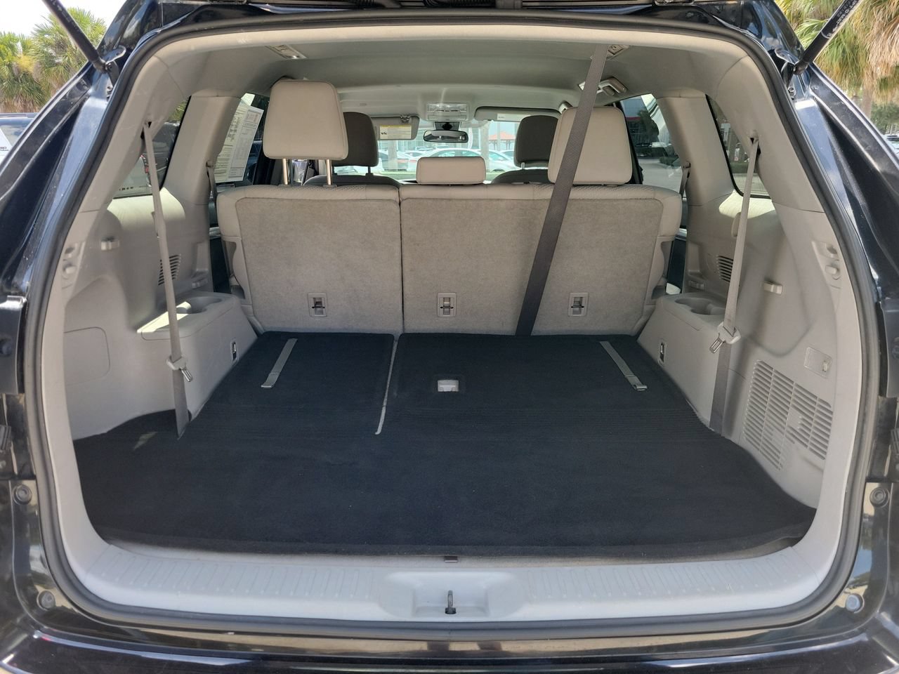 Used 2019 Toyota Highlander LE FWD image 7
