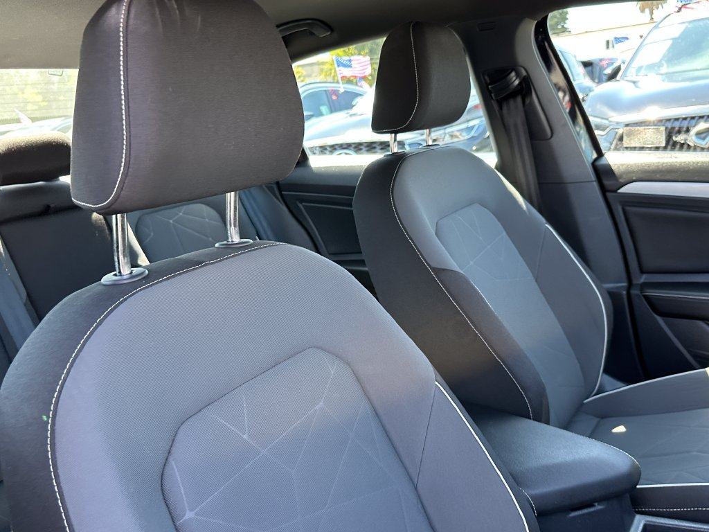 Used 2025 Volkswagen Jetta Sport FWD image 17