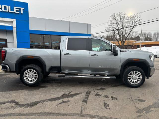 Used 2024 GMC Sierra 2500 SLT w/ SLT Premium Package image 12