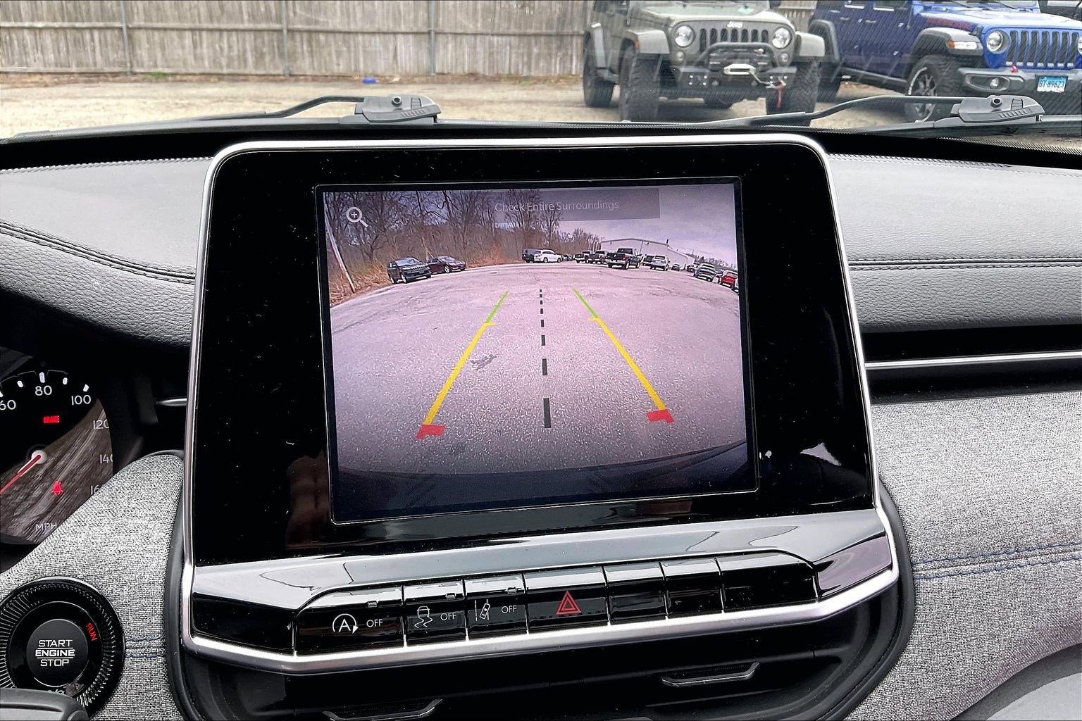 Certified 2025 Jeep Compass Latitude image 19