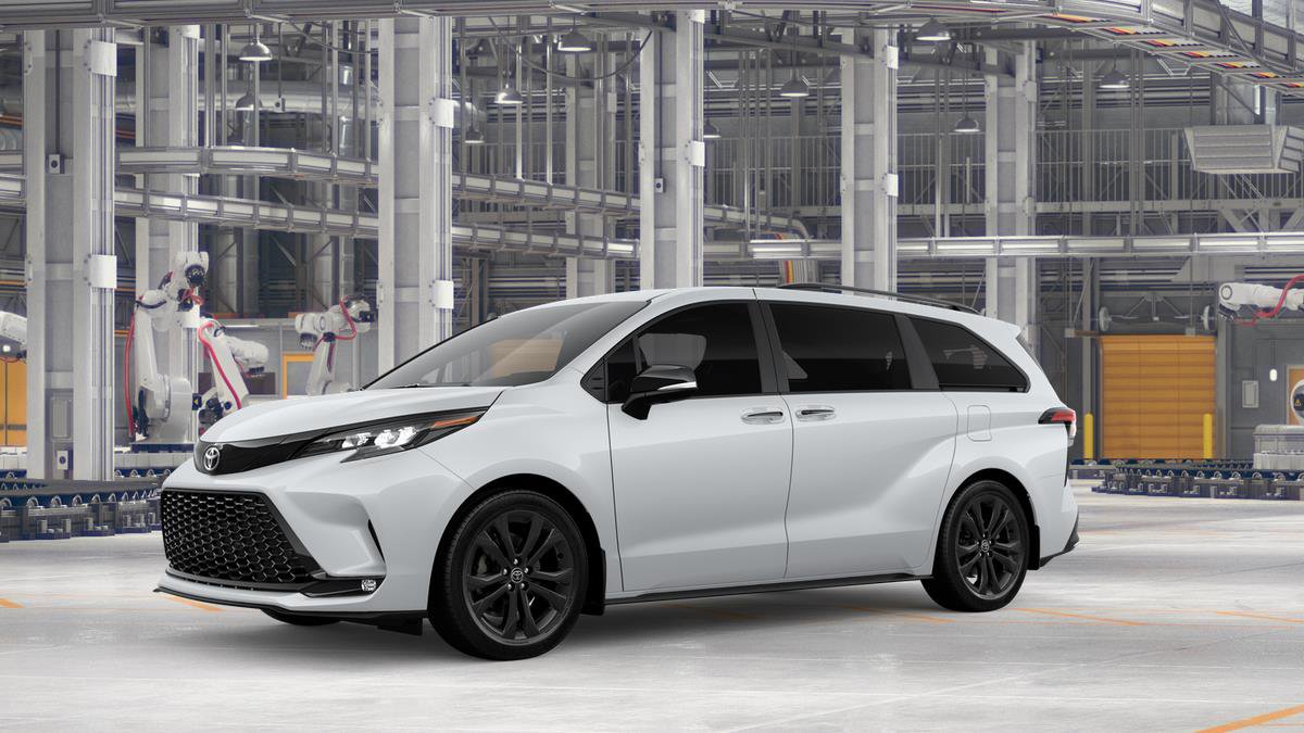 New 2026 Toyota Sienna XSE FWD image 3