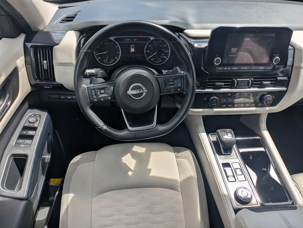 Used 2025 Nissan Pathfinder SV AWD/4WD image 16