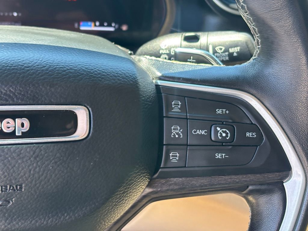 Used 2022 Jeep Grand Cherokee L Limited image 17