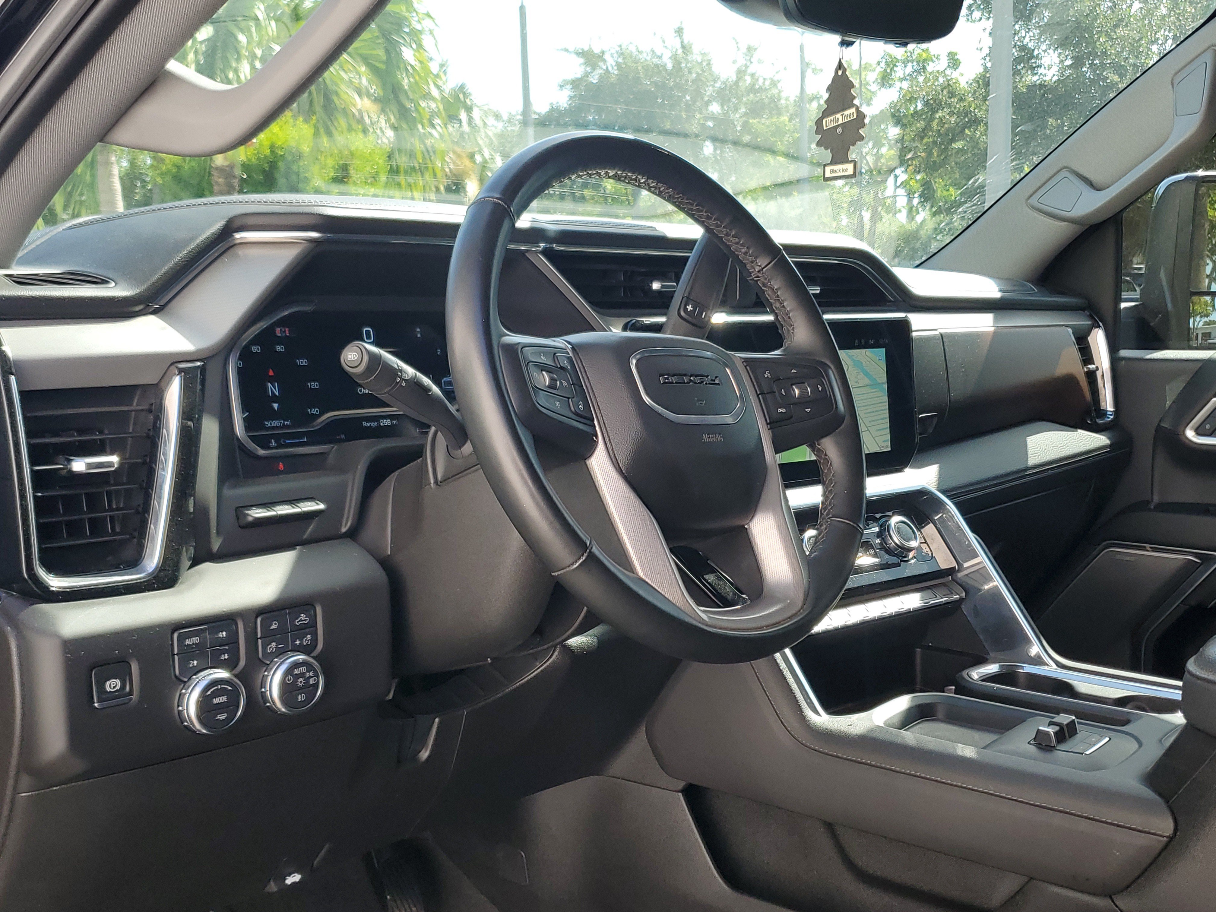 Used 2025 GMC Sierra 2500 Denali w/ Denali Reserve Package AWD/4WD image 9
