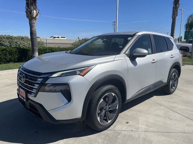 Used 2024 Nissan Rogue SV image 4