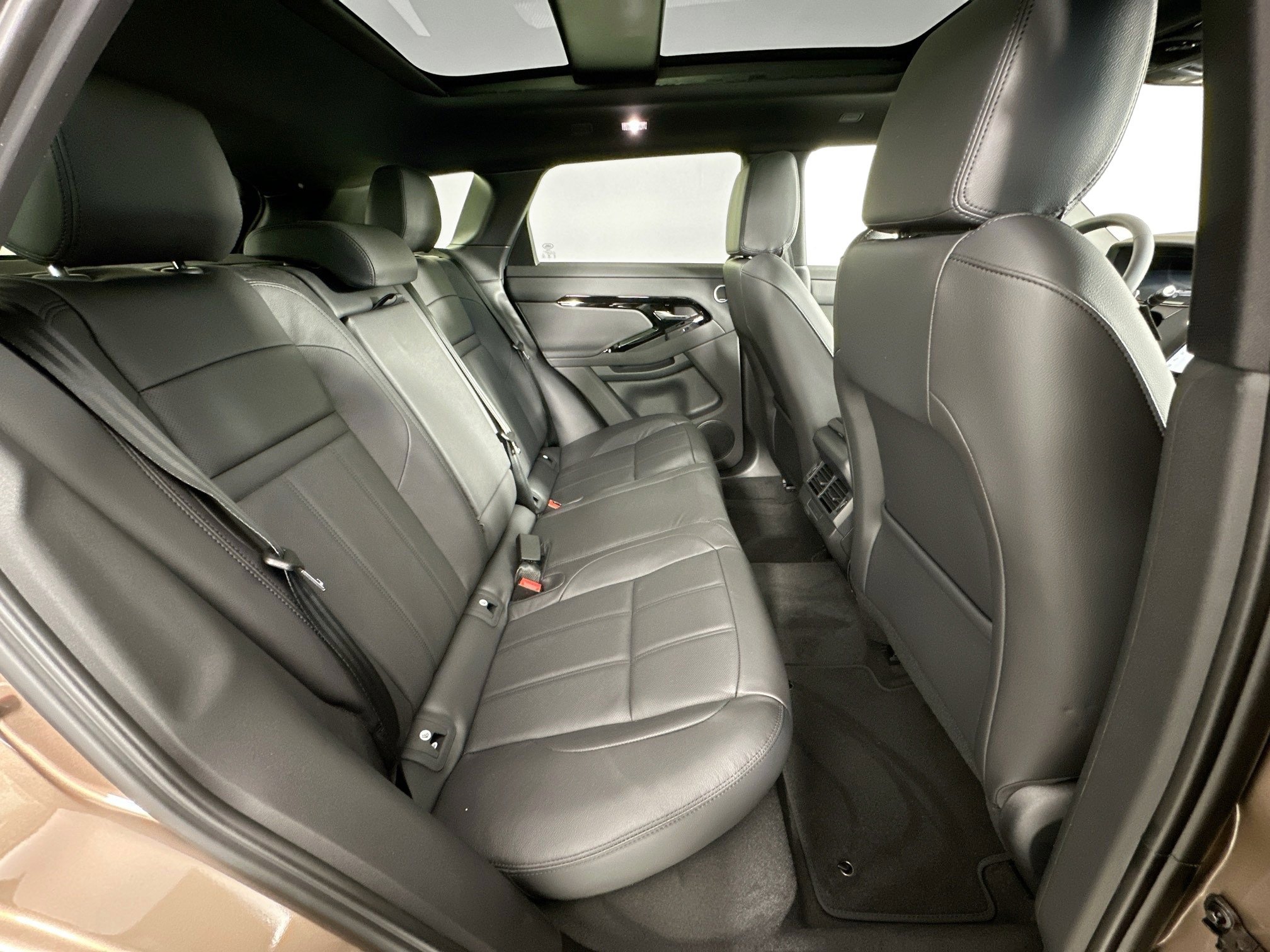 Used 2026 Land Rover Range Rover Evoque S image 24