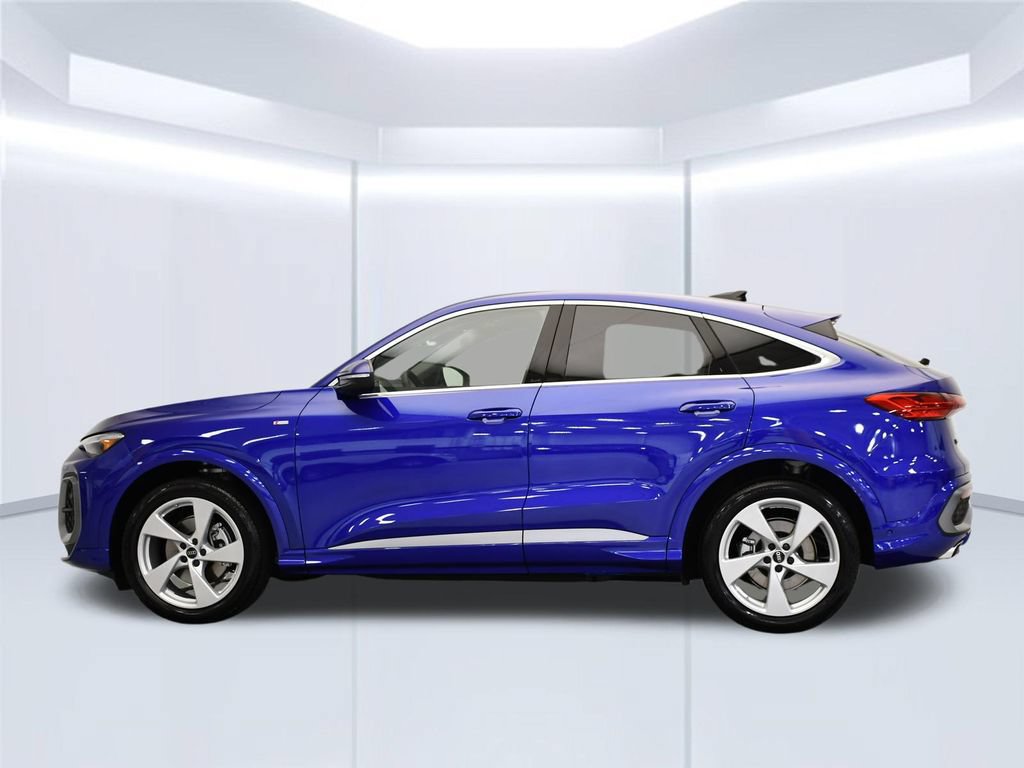 Used 2025 Audi Q5 Prestige w/ 20" Wheel Package AWD/4WD image 2