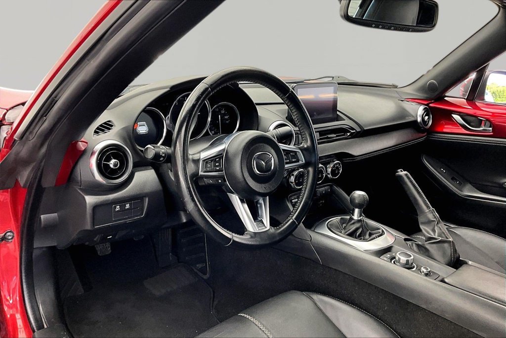 Used 2021 MAZDA MX-5 Miata RF Grand Touring RWD image 13