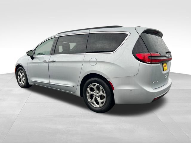 Used 2023 Chrysler Pacifica Limited image 7