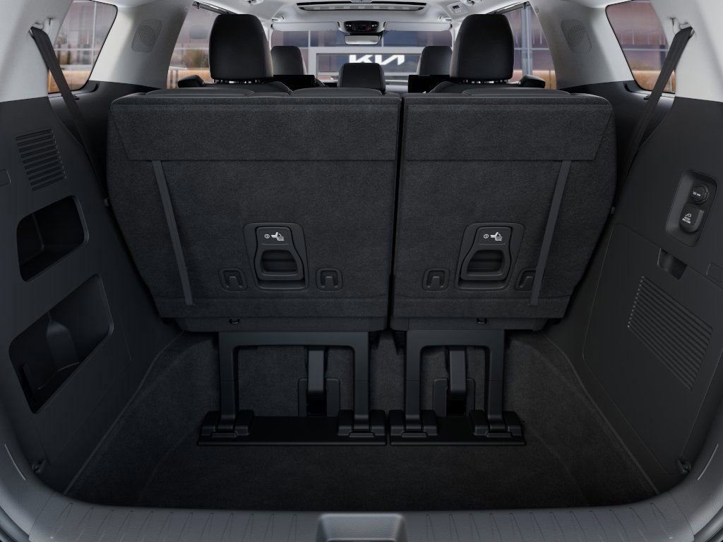 New 2025 Kia Carnival SX FWD image 19