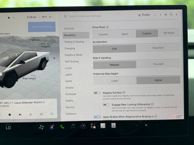 Used 2024 Tesla Cybertruck AWD Crew Cab image 32