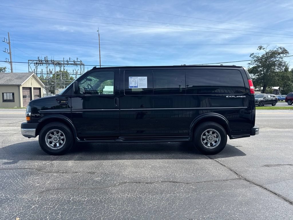 Used 2016 Chevrolet Express 2500 RWD image 4