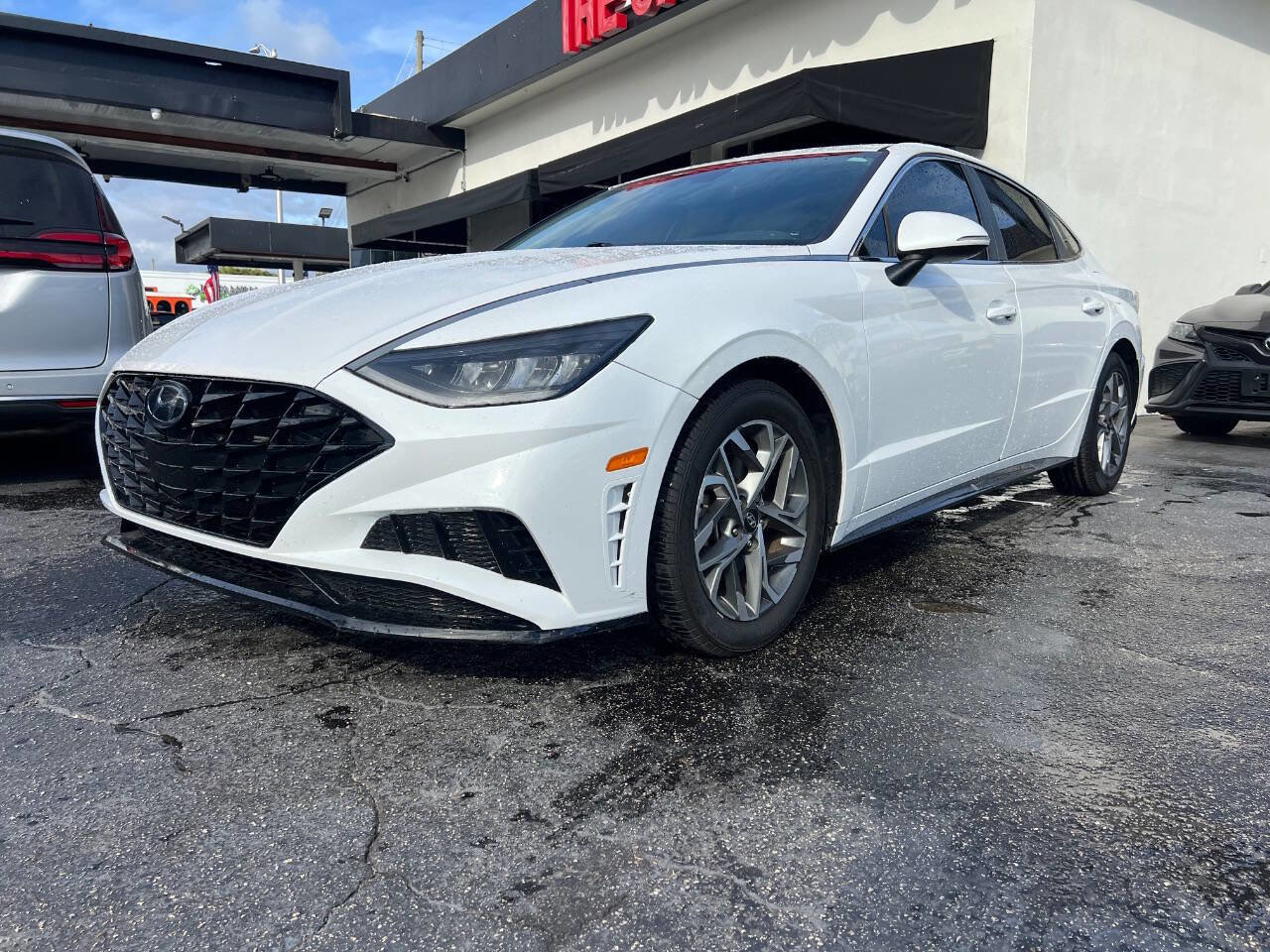 Used 2022 Hyundai Sonata SEL image 2