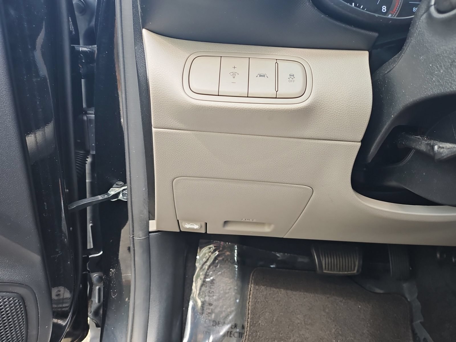 Used 2022 Hyundai Venue SEL FWD image 25