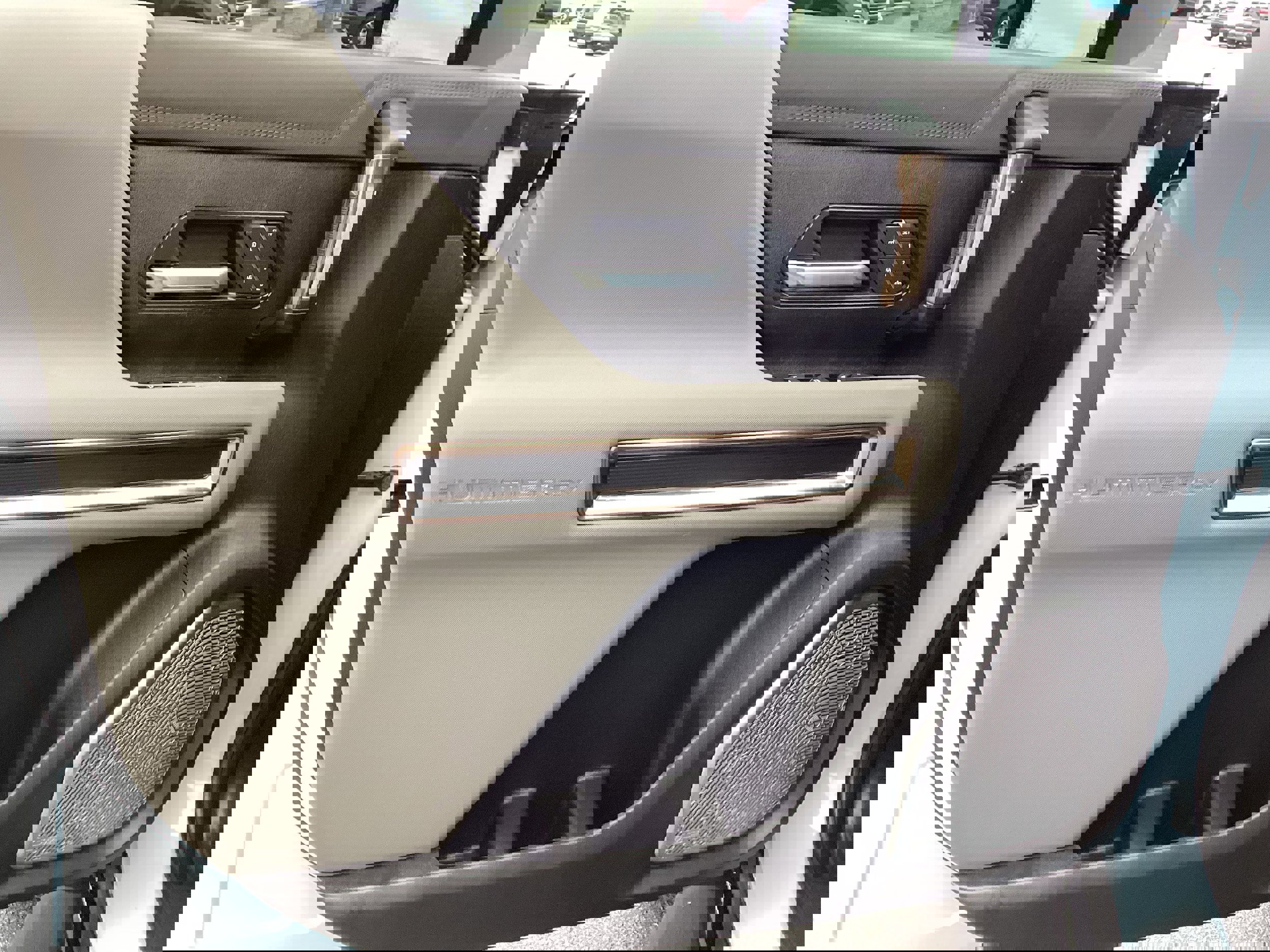 Used 2025 GMC Hummer EV 2X image 14