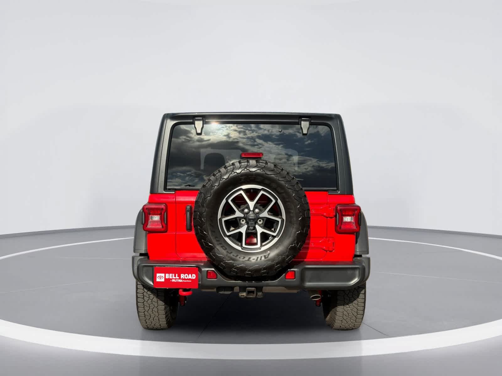 Used 2024 Jeep Wrangler Unlimited Rubicon AWD/4WD image 8