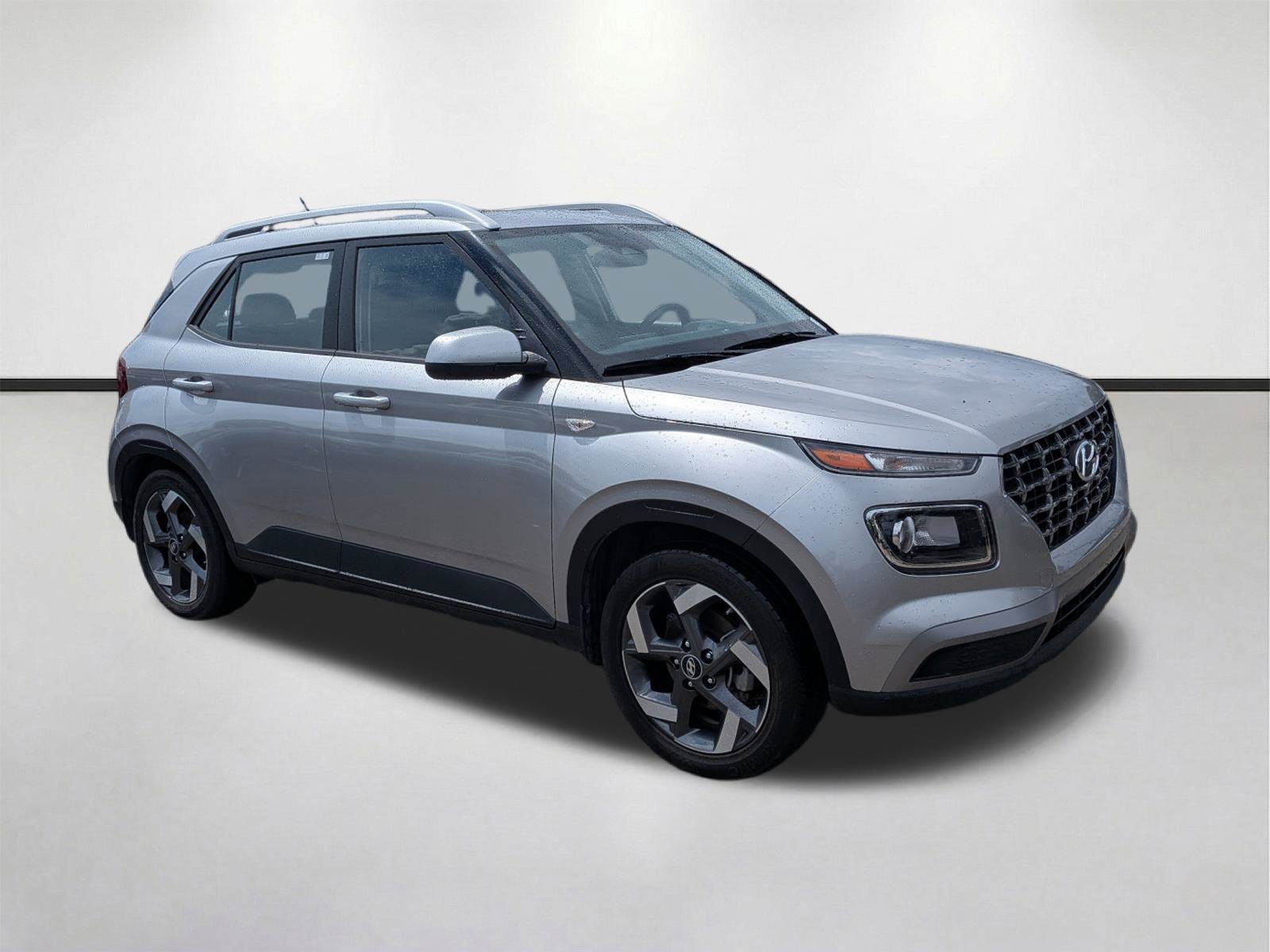 Used 2023 Hyundai Venue SEL FWD image 1