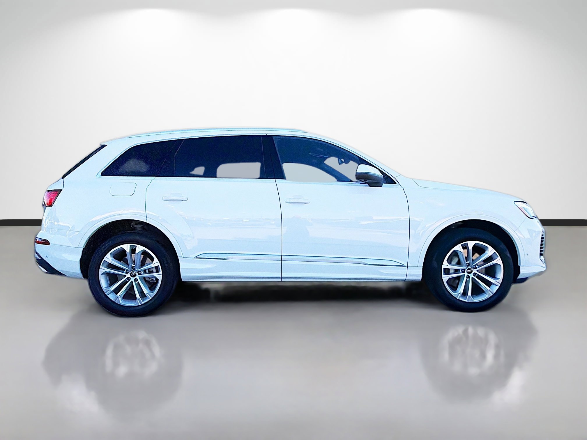 Certified 2025 Audi Q7 3.0T Premium Plus image 2