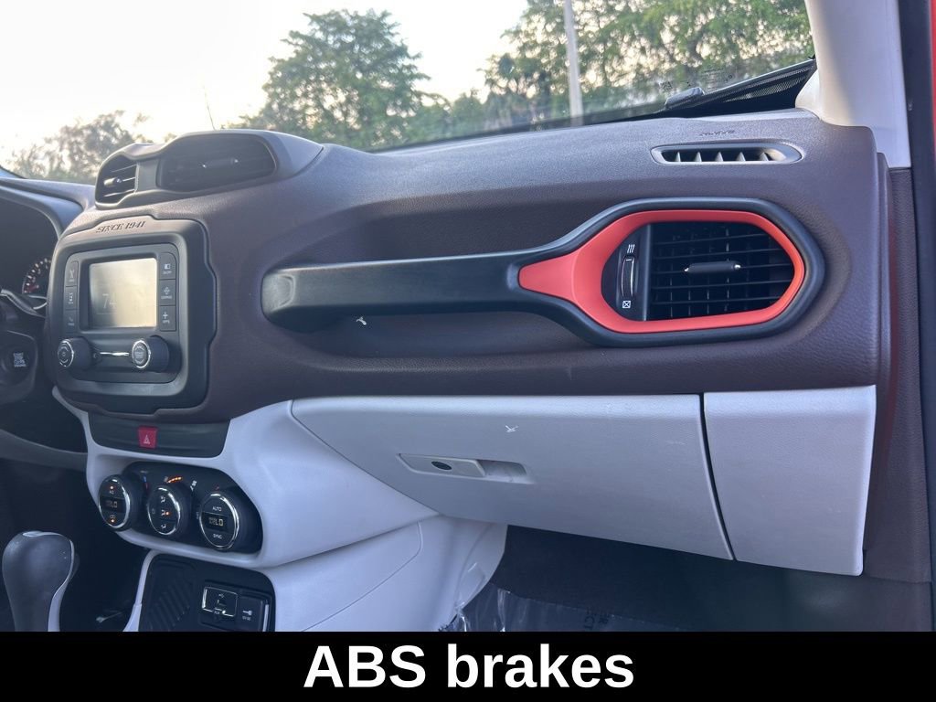 Used 2017 Jeep Renegade Latitude w/ Safety & Security Group image 23