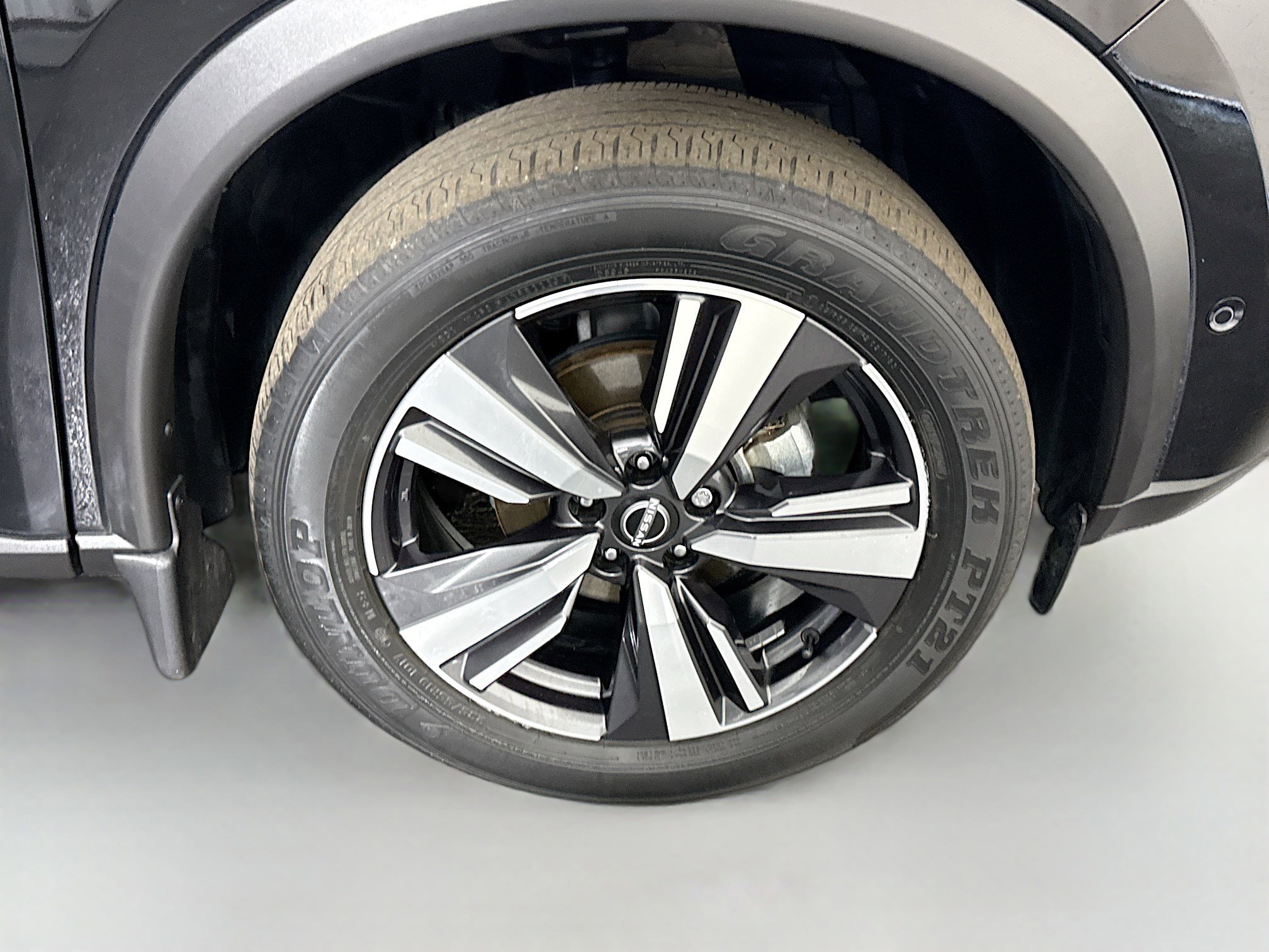 Used 2023 Nissan Rogue Platinum FWD image 32