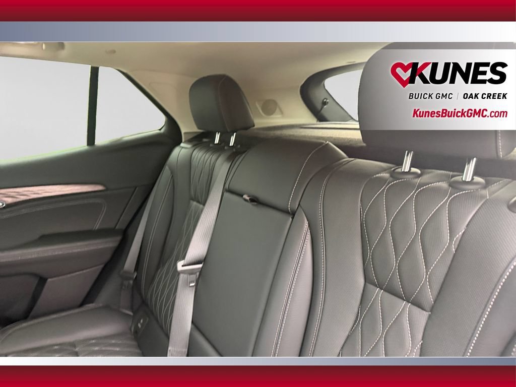 Used 2023 Buick Envision Avenir AWD/4WD image 33