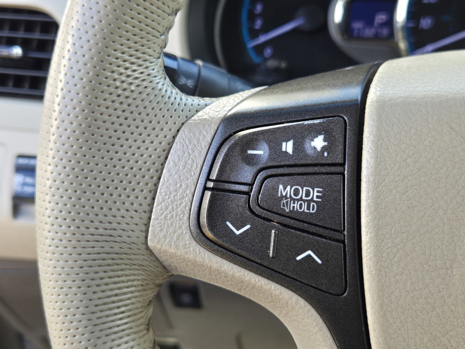 Used 2014 Toyota Sienna XLE image 23