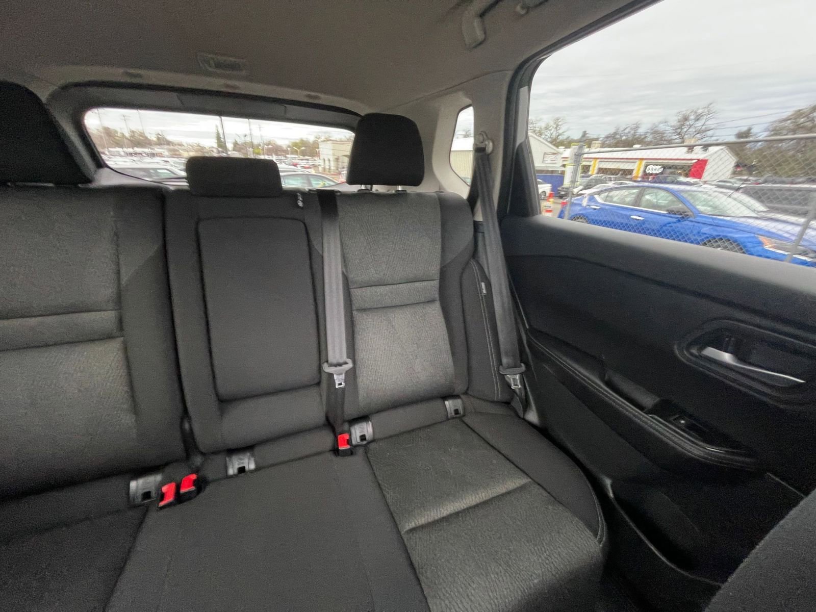 Used 2025 Nissan Rogue SV image 39