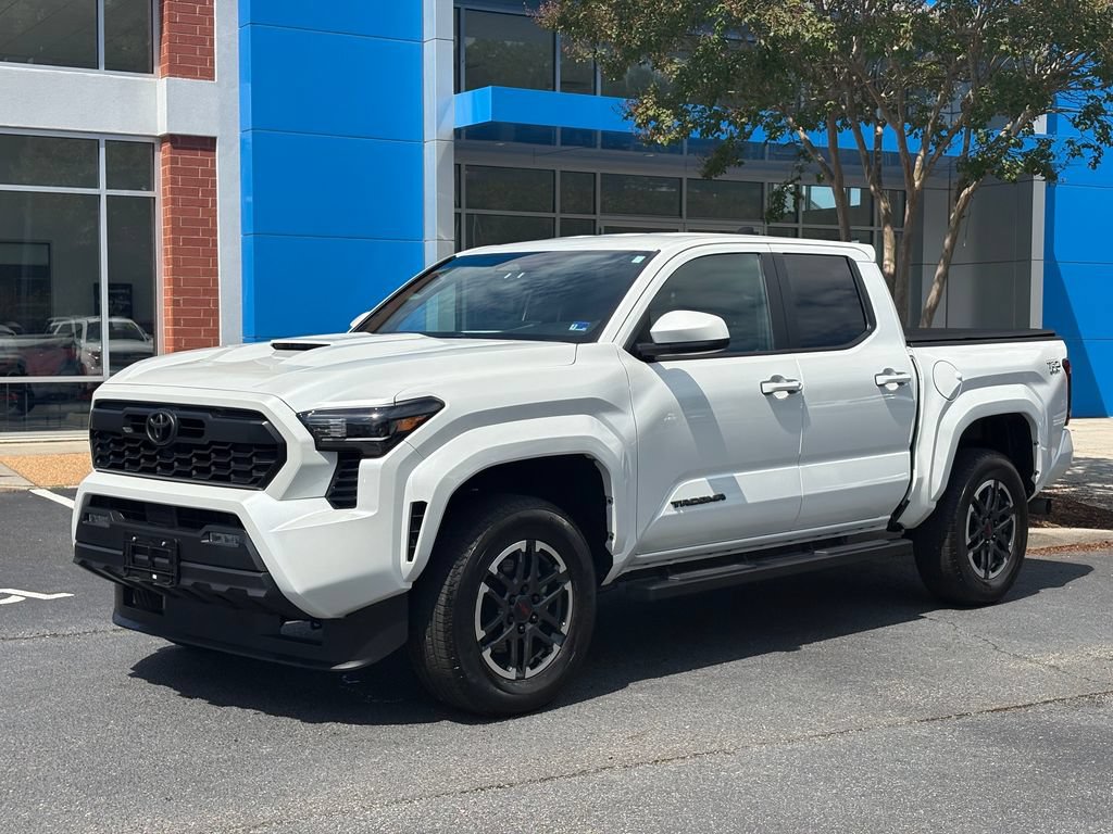 Used 2024 Toyota Tacoma TRD Sport AWD/4WD image 1