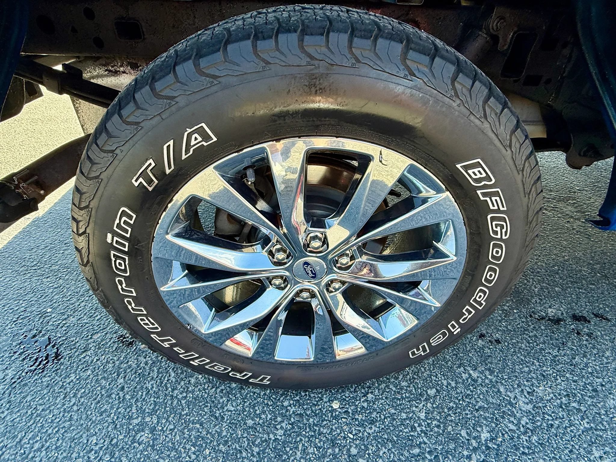 Used 2015 Ford F150 XLT w/ Equipment Group 302A Luxury AWD/4WD image 19