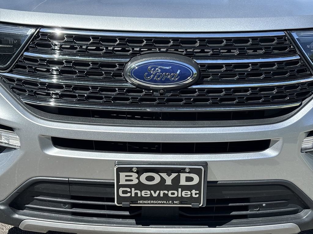Used 2023 Ford Explorer XLT w/ Equipment Group 202A AWD/4WD image 34