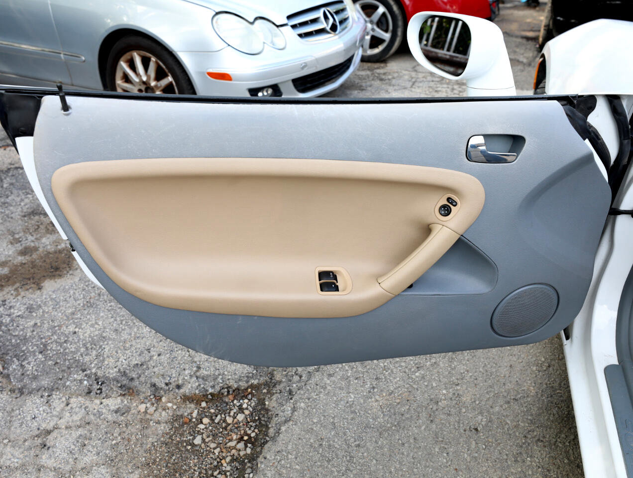 Used 2006 Pontiac Solstice Convertible w/ Premium Package image 13