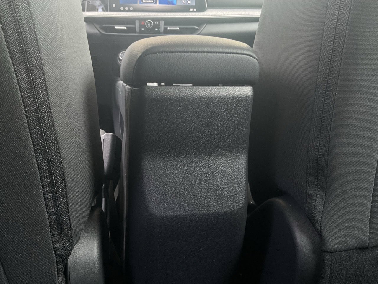 New 2027 Nissan Kicks S FWD image 12