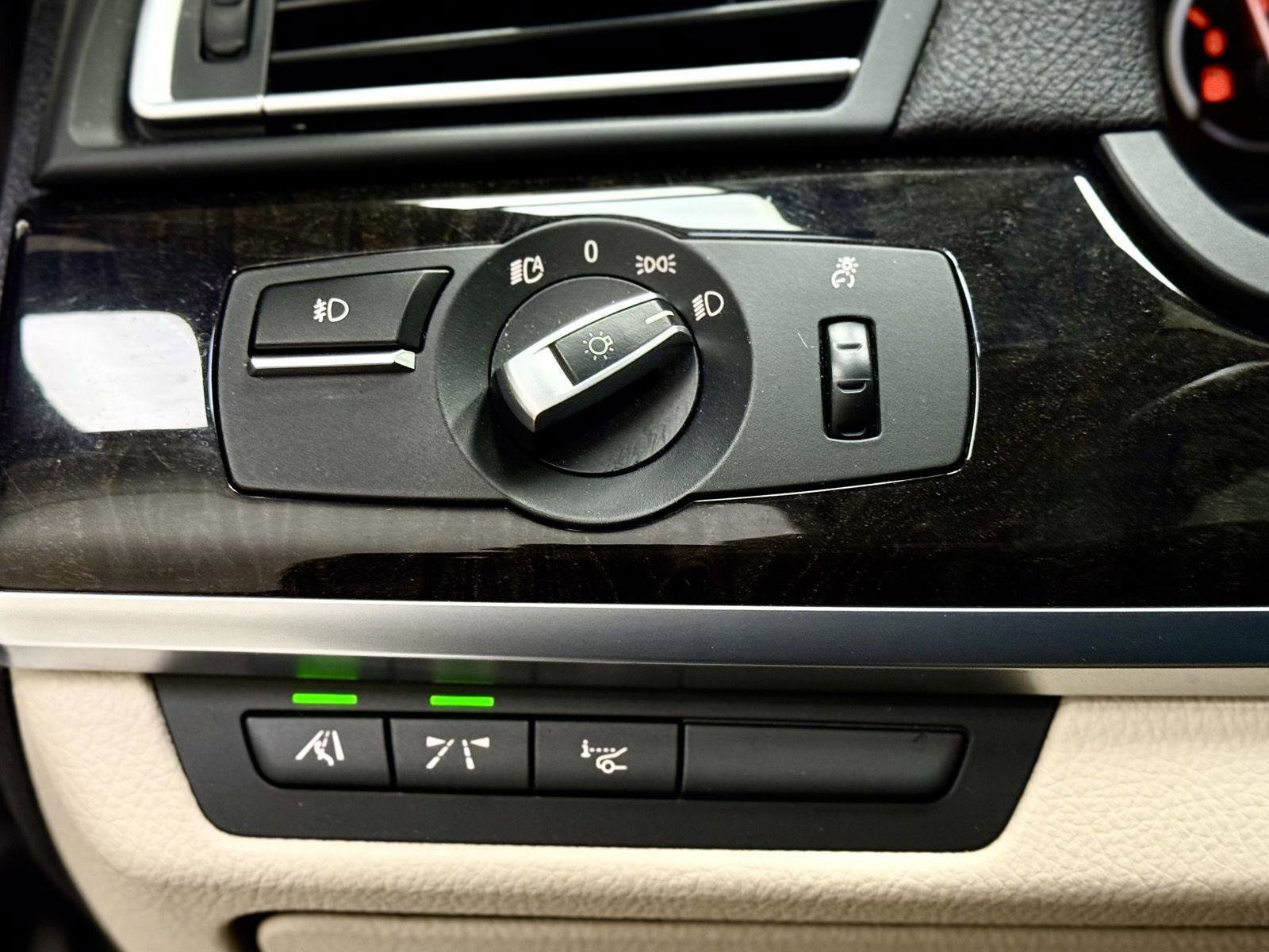 Used 2012 BMW 750Li w/ Driver Assistance Pkg RWD image 19