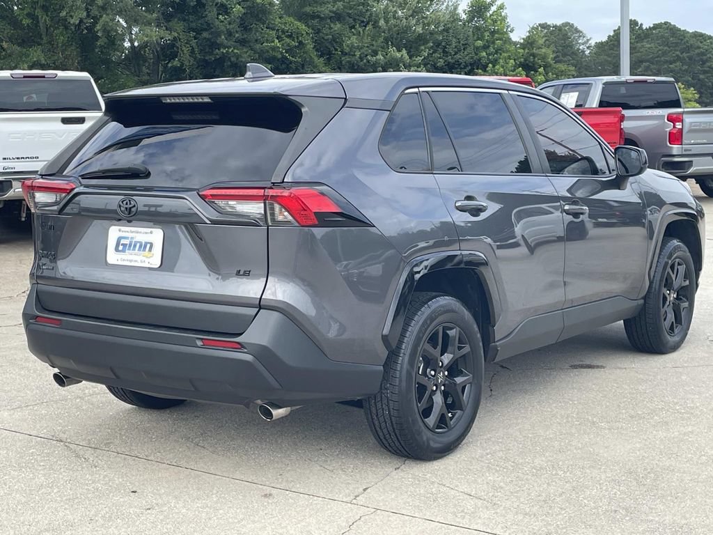 Used 2022 Toyota RAV4 LE FWD image 4