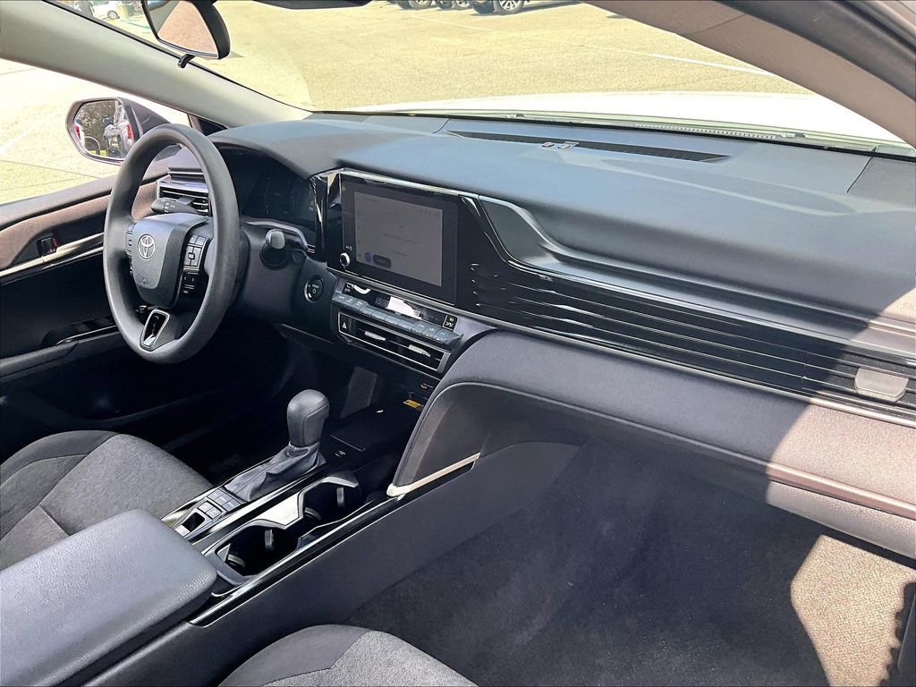 Used 2025 Toyota Camry LE FWD image 14