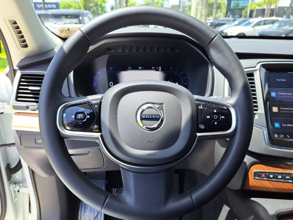 Used 2023 Volvo XC90 B6 Core image 17