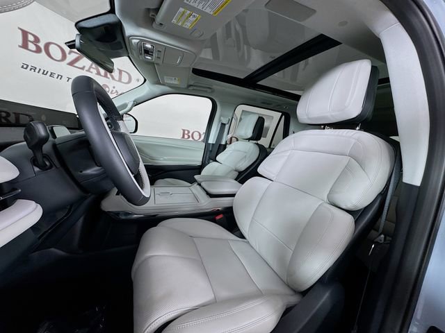 New 2025 Lincoln Navigator L Reserve image 22