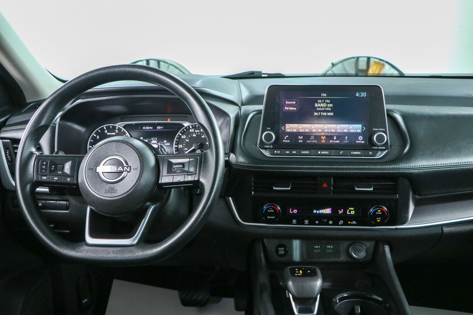 Used 2024 Nissan Rogue SV FWD image 17
