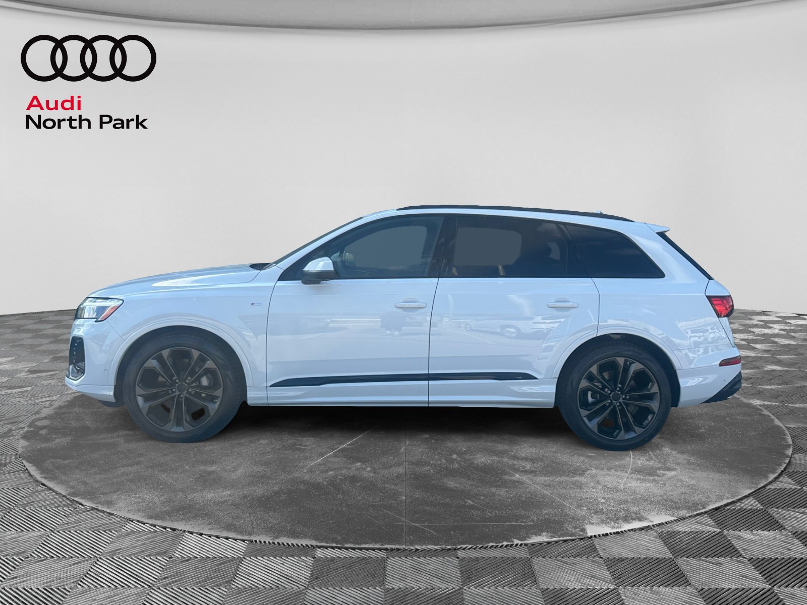 New 2026 Audi Q7 Premium Plus AWD/4WD image 2