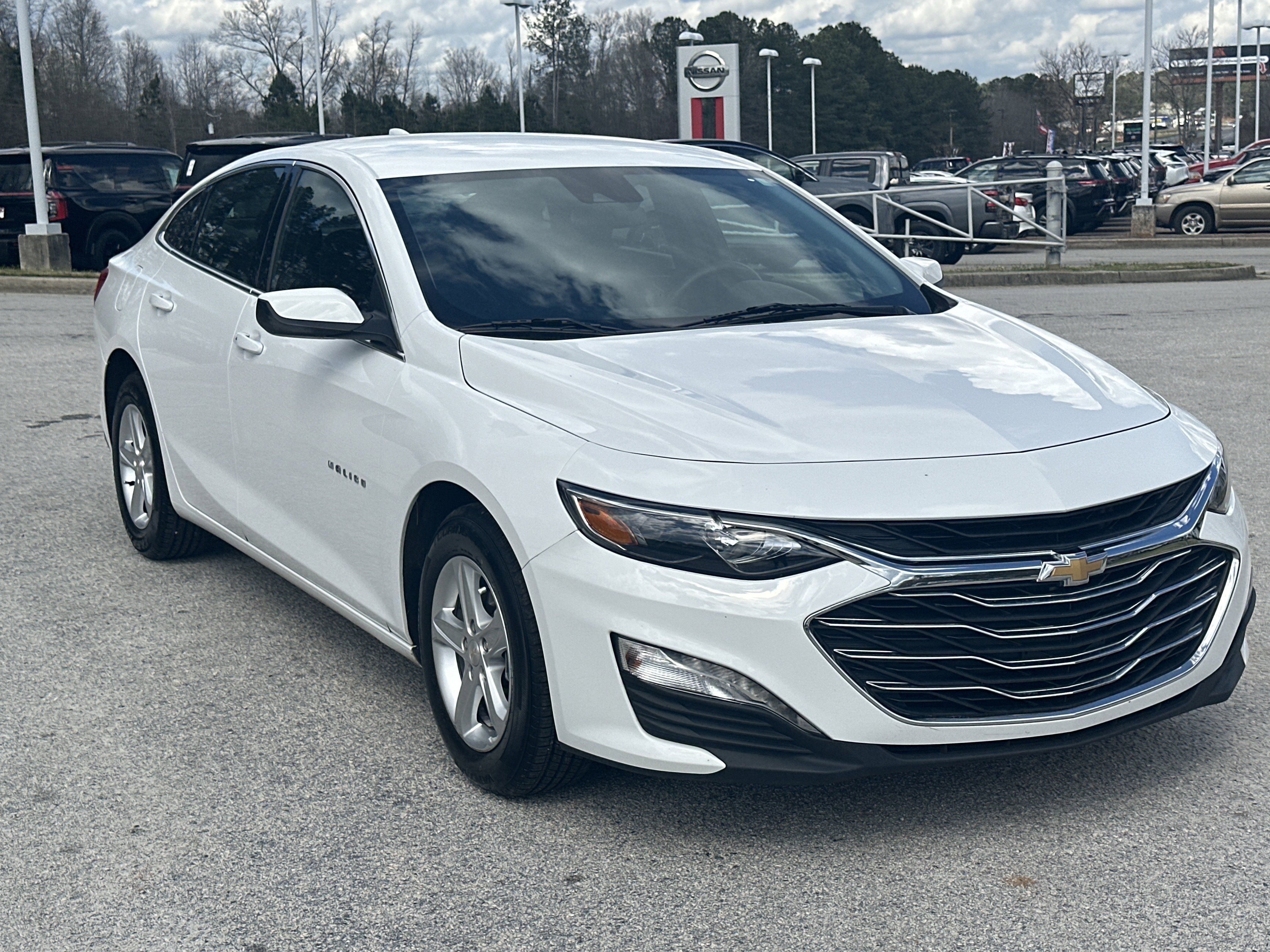 Used 2024 Chevrolet Malibu LT image 3