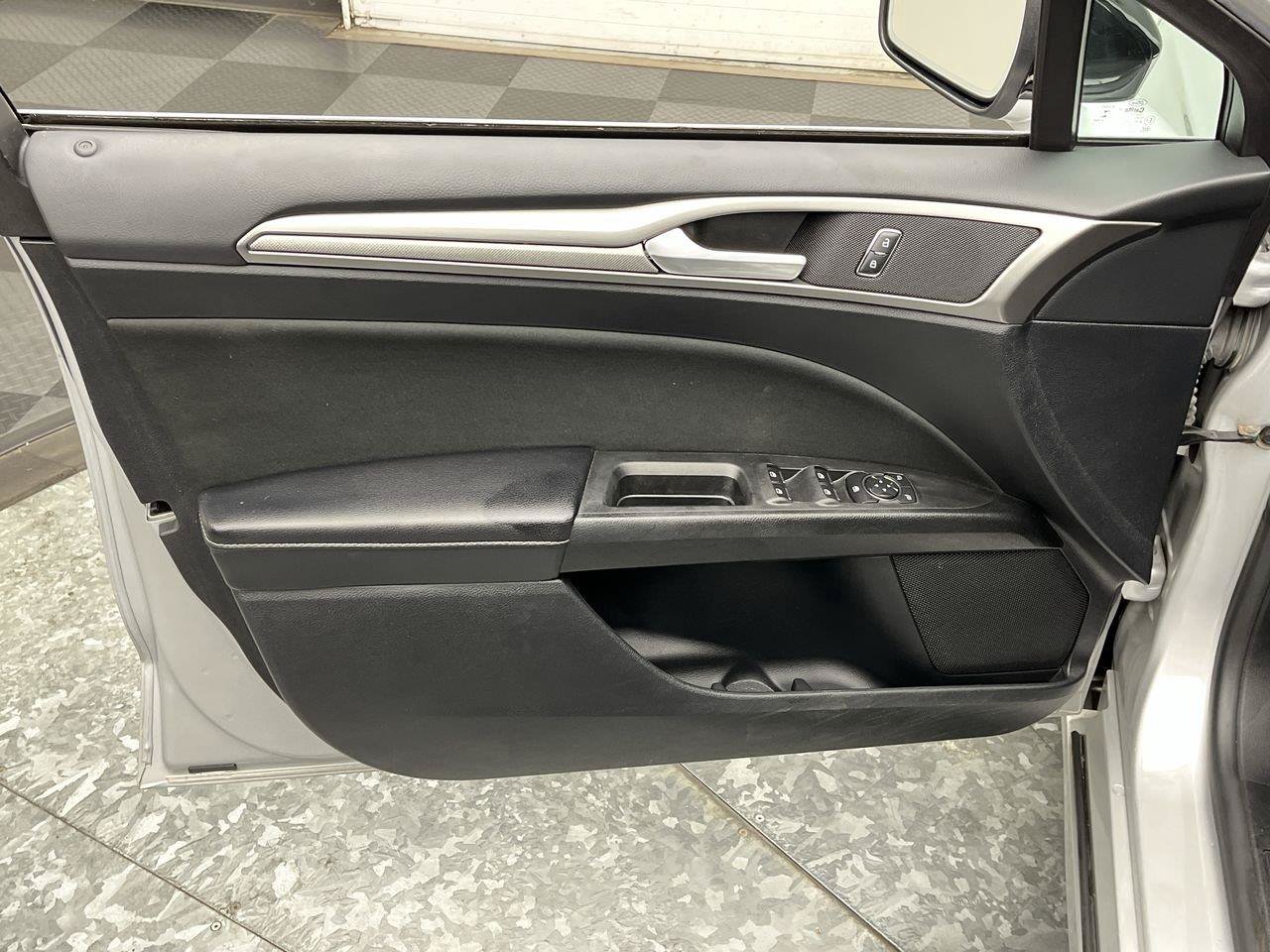 Used 2018 Ford Fusion SE FWD image 7