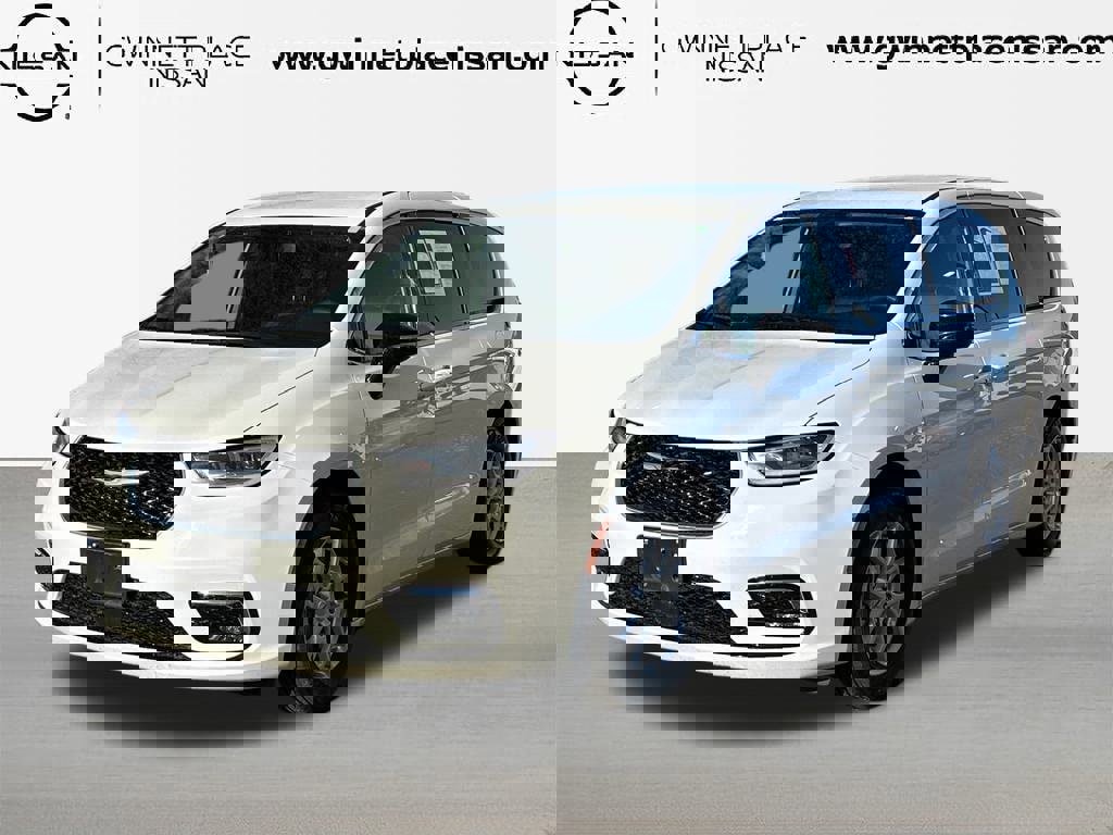 Used 2024 Chrysler Pacifica Touring-L