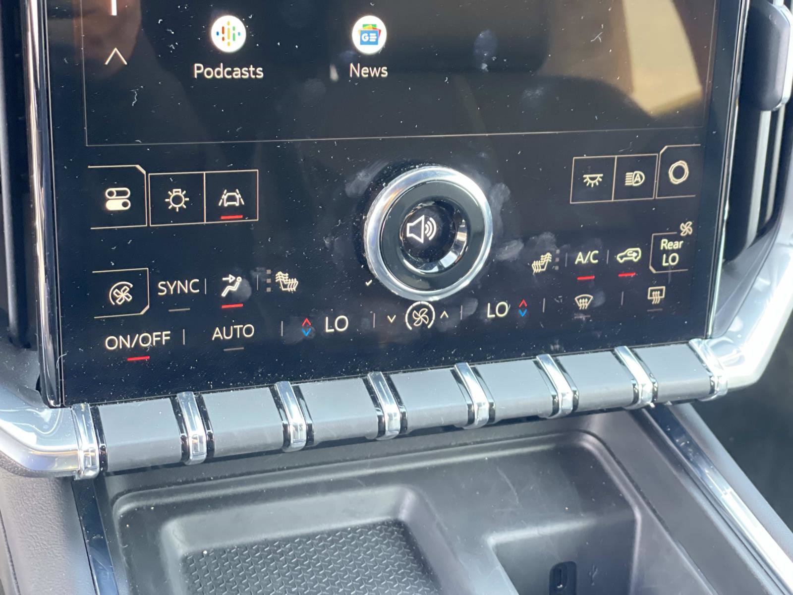 Used 2025 GMC Acadia Elevation w/ Elevation Premium Package image 16