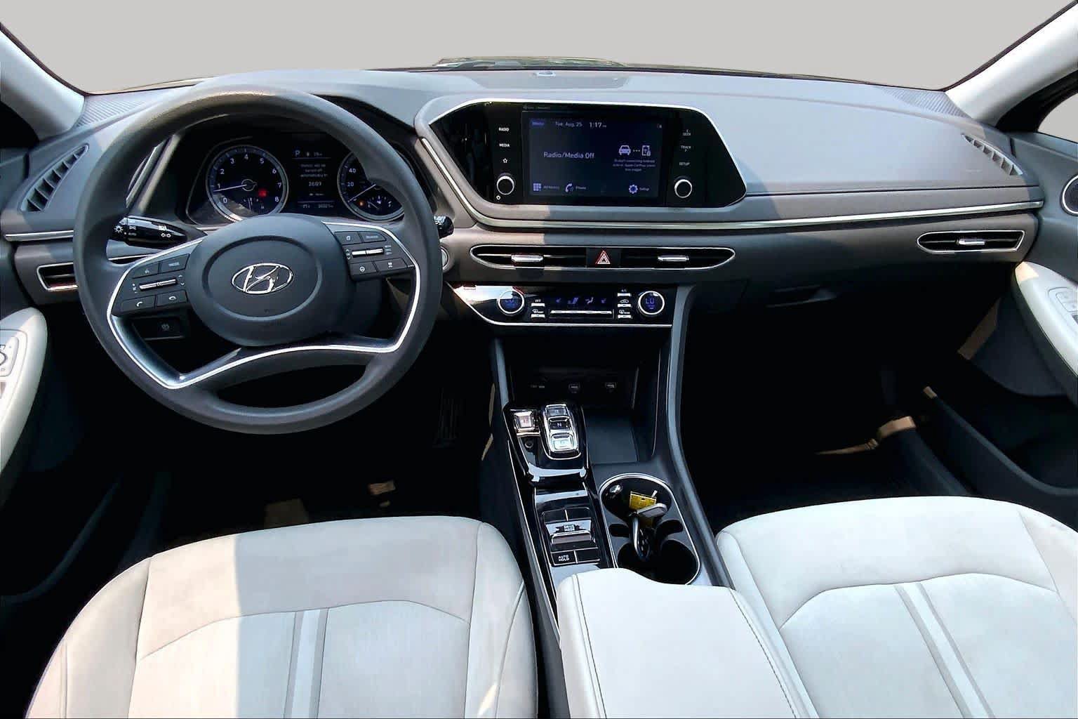 Used 2022 Hyundai Sonata SEL w/ Preferred Accessory Package FWD image 15